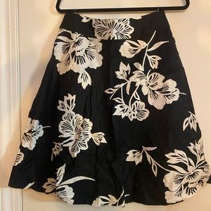 Cute floral a line skirt by GAP size small